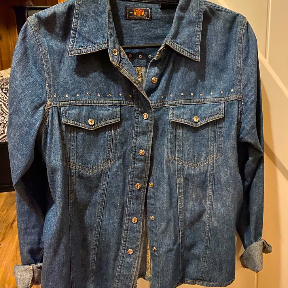 Denim shirt pearl snaps size medium